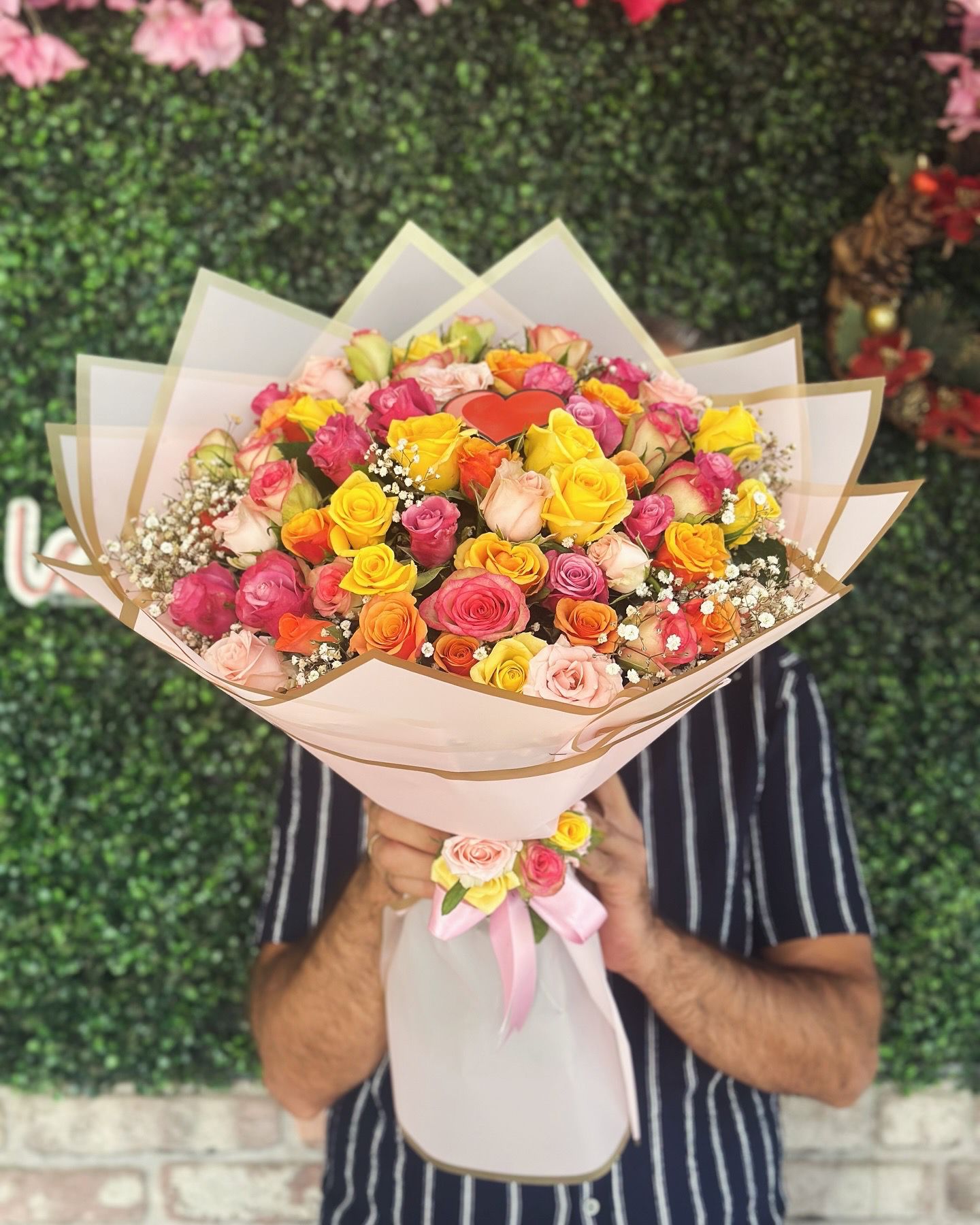 100 Adet Renkli Gül Buketi