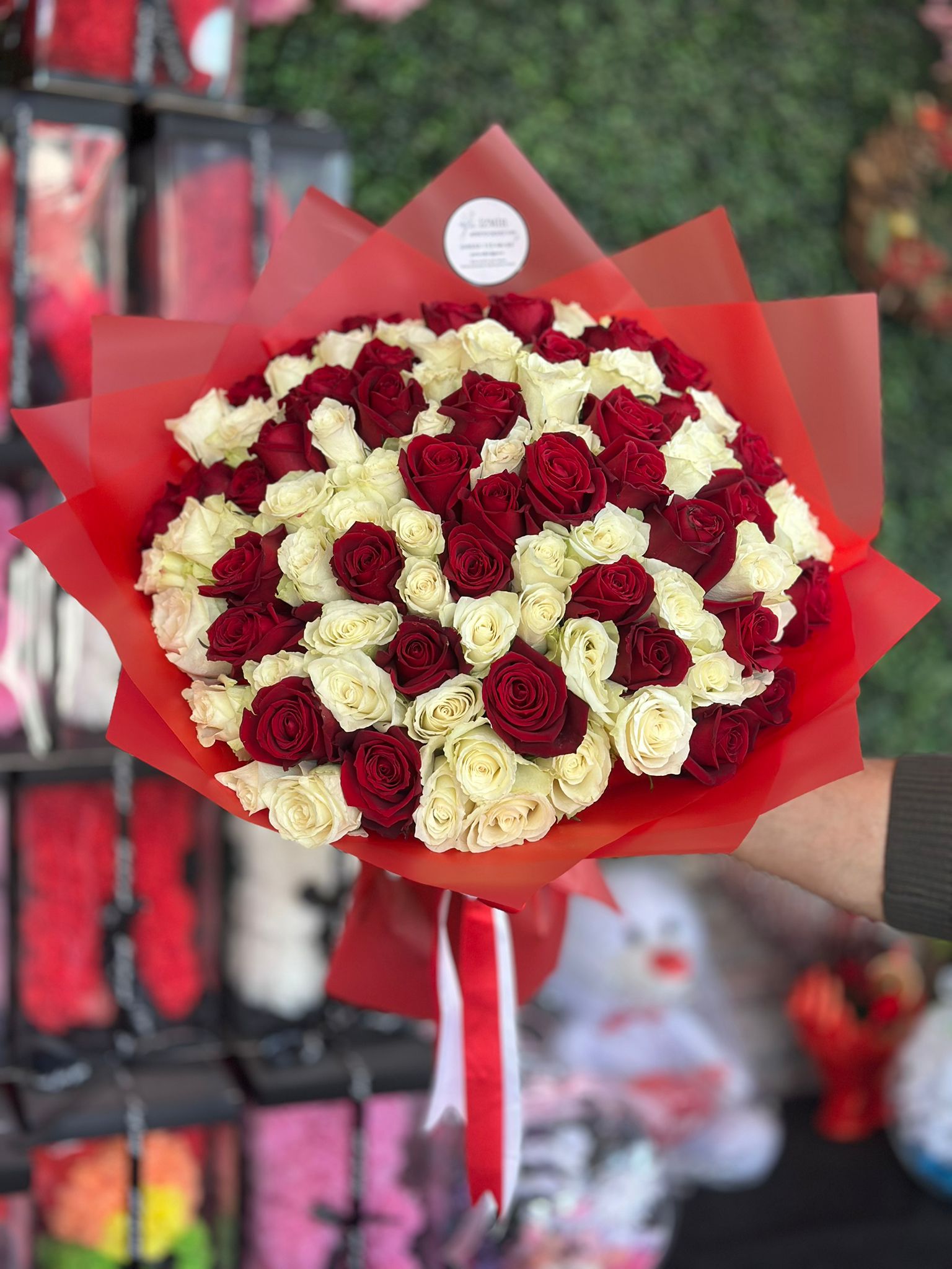 100 Adet Kırmızı Beyaz Gül Buketi